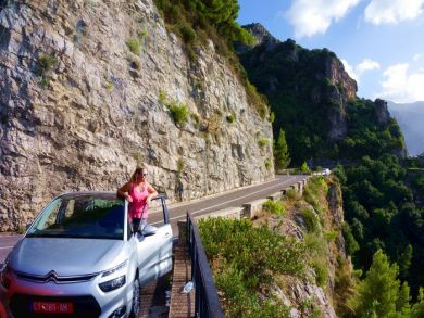 Road between Positano and Praiano